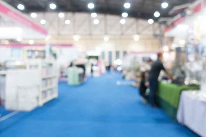 Cómo montar un stand en una feria comercial | Tips y ejemplos